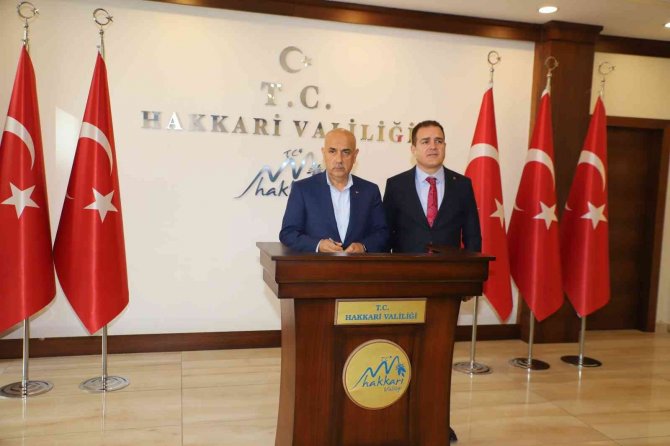 Bakan Vahit Kirişçi Hakkari’de