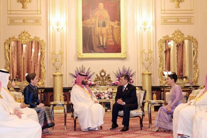 Tayland Kralı Vajiralongkorn Ve Kraliçe Suthida, Dünya Liderlerini Ağırladı