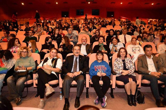 İ̇ki Elin Sesi Var’dan Muhteşem Konser