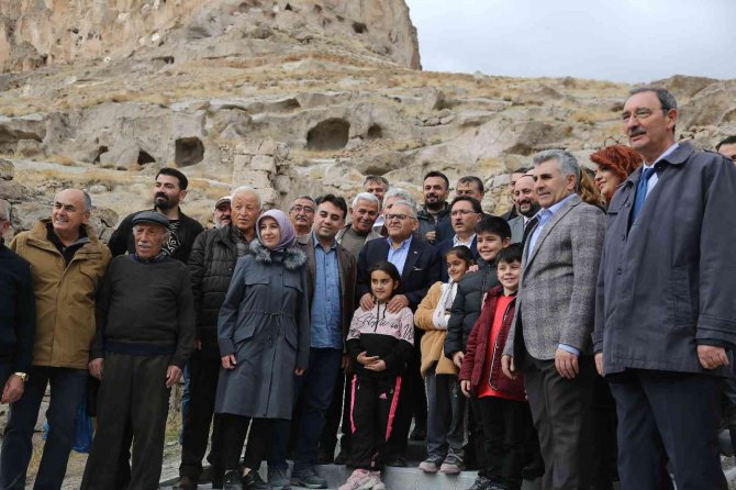 Vali Çiçek Ve Başkan Büyükkılıç Soğanlı’da İ̇nceleme Yaptı