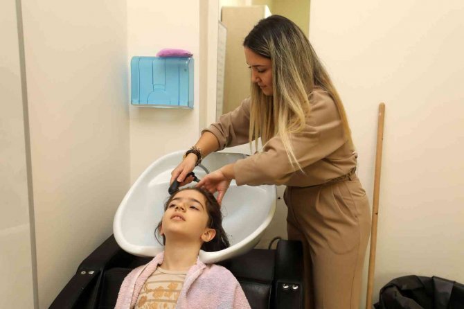 Yenimahalleli Öğrencilere Ücretsiz Saç Kesimi