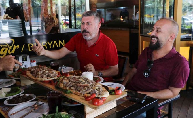 İ̇ki İlin Paylaşılamayan Lezzeti: Siirt’te Kuzu, Bitlis’te Keçi Eti İle Hazırlanıyor