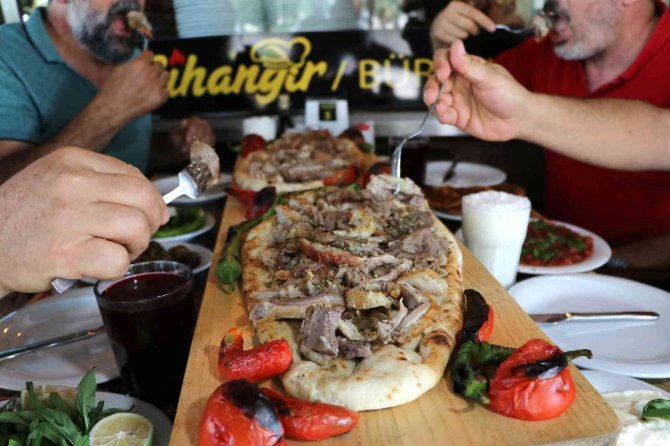 İ̇ki İlin Paylaşılamayan Lezzeti: Siirt’te Kuzu, Bitlis’te Keçi Eti İle Hazırlanıyor