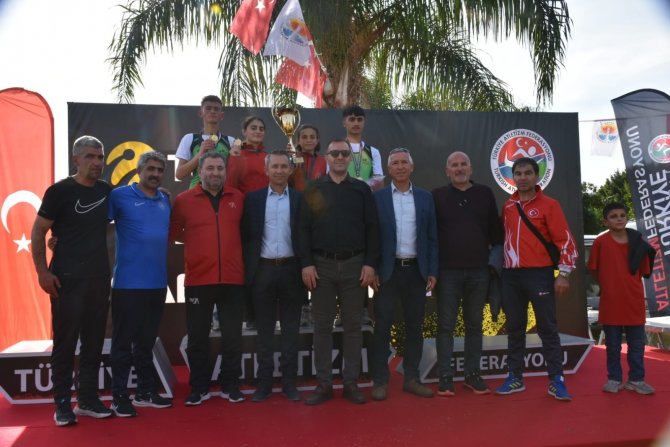 Türkiye Kros Şampiyonası’nda Kars Rüzgarı Esti