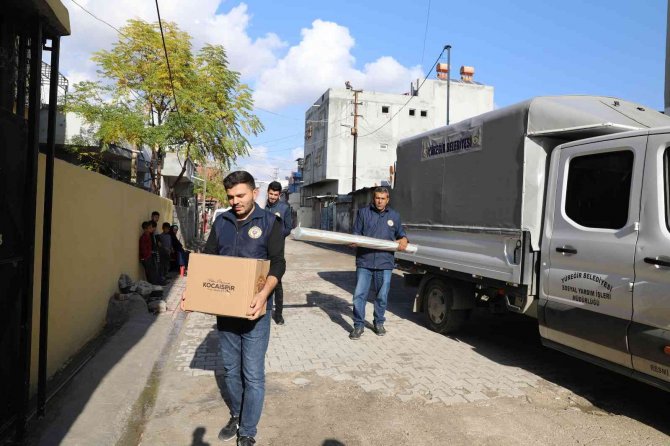 Yüreğir Belediyesi Yağış Sonrası Vatandaşın Yardımına Koştu
