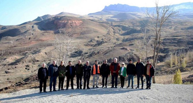 Ai̇çü Öncülüğünde “Ağrı Dağı Ve Nuh’un Gemisi Araştırması” Start Aldı