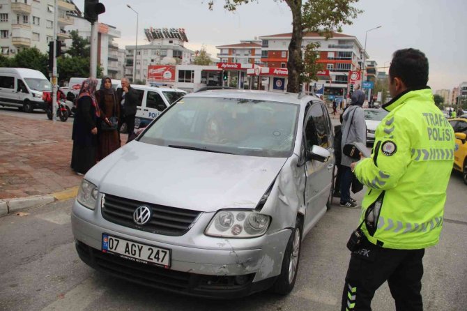 Kazada Ağır Yaralanan Motosiklet Sürücüsünü Kurtarmak İçin Vatandaşlar Seferber Oldu