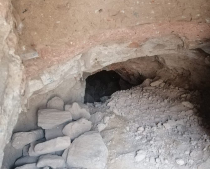 Antik Kentte Kazdıkları Çukurun İçinde Yakalandılar