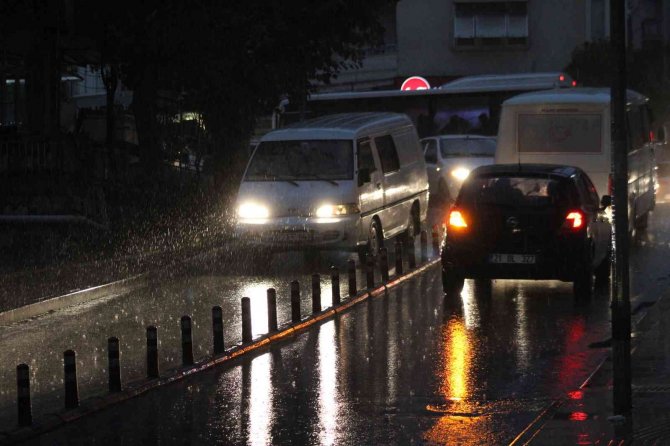 Aydın’da Beklenen Sağanak Yağış Başladı