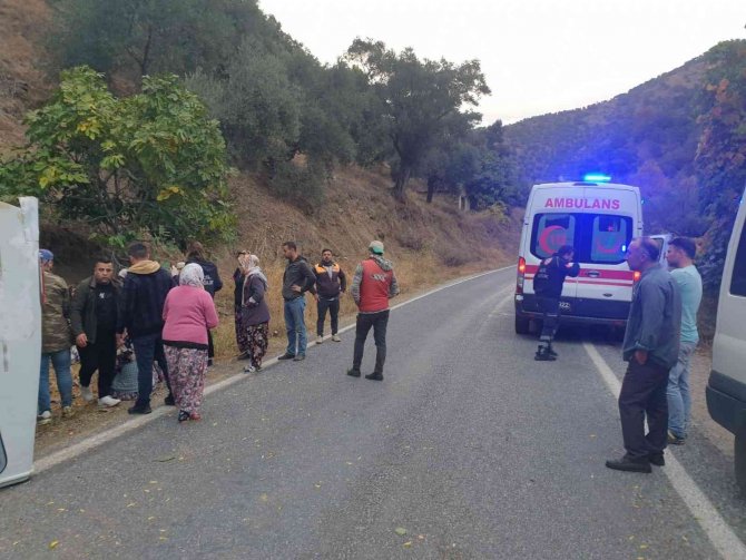 Tarım İşçilerini Taşıyan Minibüs Takla Attı
