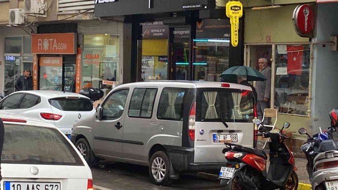 Balıkesir’de Sağanak Yağış Etkili Oldu