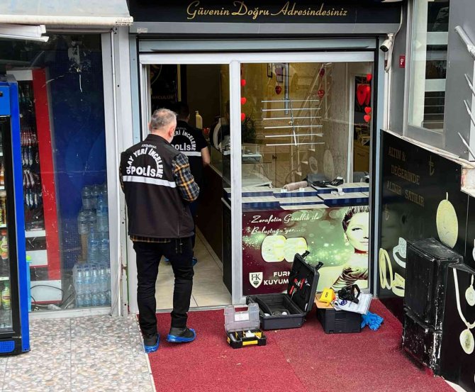 Beylikdüzü’nde Kuyumcudan 3 Buçuk Milyonluk Vurgun