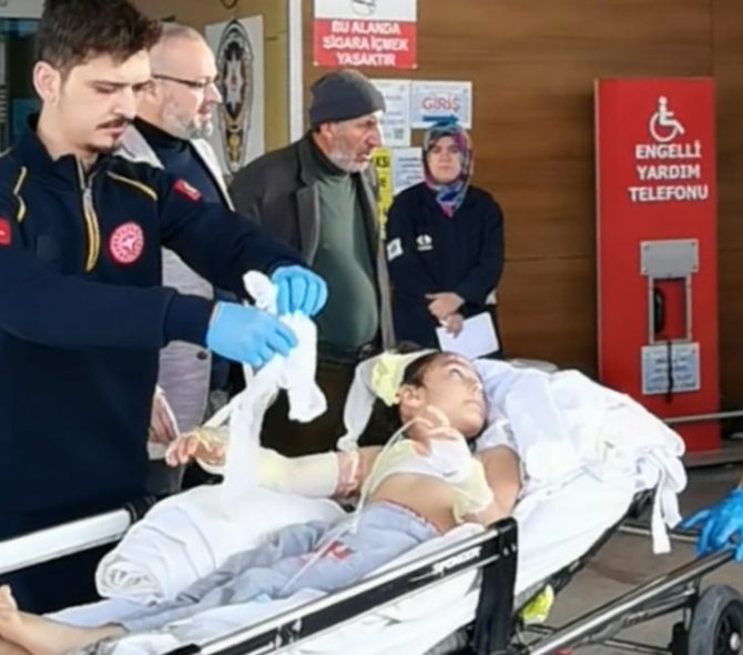 Kaynar Su Dolu Tencereye Düşen Çocuk Yaralandı