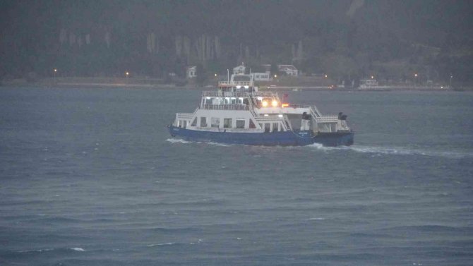 Bozcaada Ve Gökçeada’ya Tüm Feribot Seferleri İptal Edildi