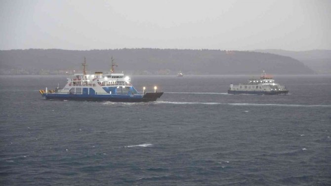 Bozcaada Ve Gökçeada’ya Tüm Feribot Seferleri İptal Edildi