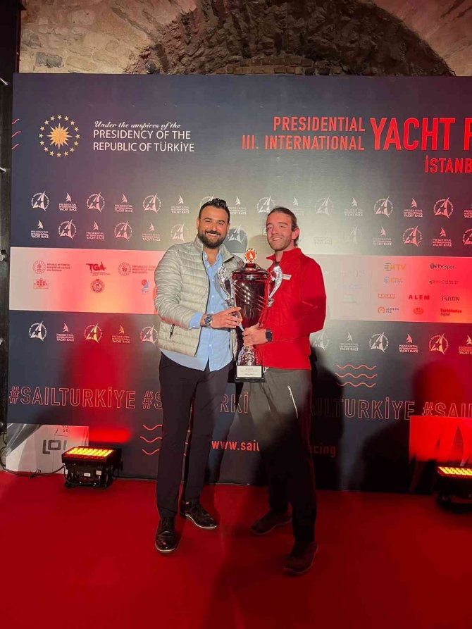 Yelkende 5 Kupa Birden Kazandılar