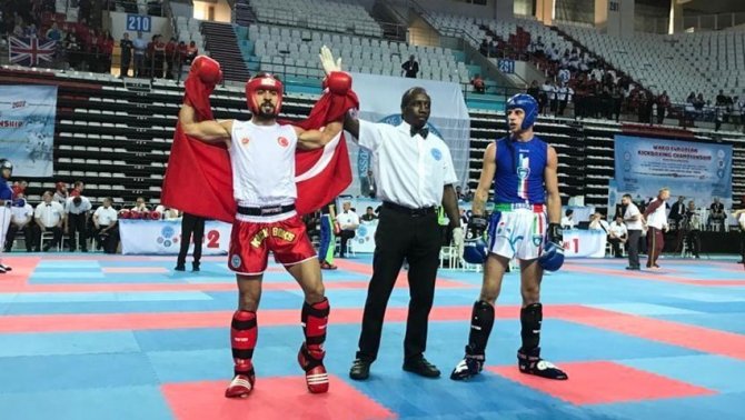 Avrupa Kick Boks Şampiyonası’nda Etü’ye Büyük Gurur