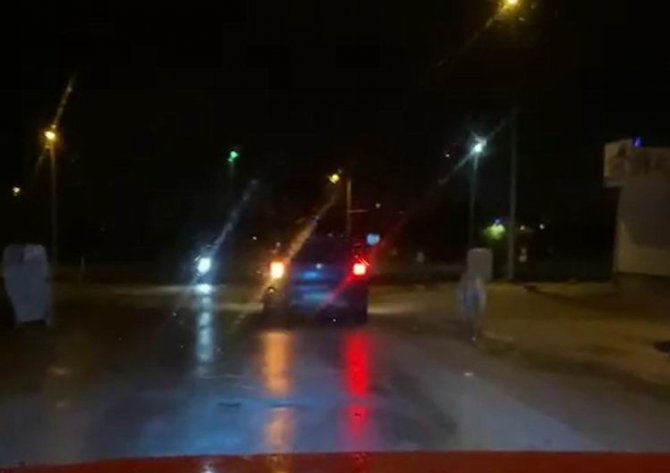 İ̇pe Bağlayıp Aracın Arkasından Koşturdukları Köpeğe Eziyet Ettiler