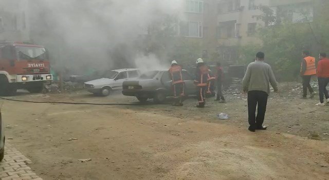 Elazığ’da Park Halindeki Araç Yandı