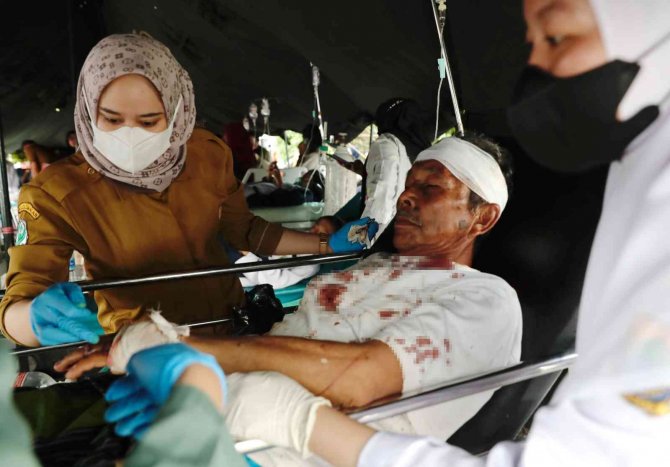 Endonezya’daki 5.6 Büyüklüğündeki Depremde Bilanço Ağırlaşıyor: 46 Ölü, 700 Yaralı