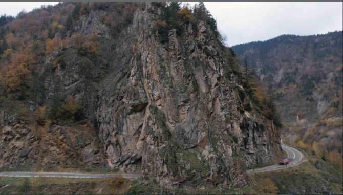 Çekiç Ve Murç Kullanılarak Beden Gücüyle Yapıldı, 135 Yıldır Hizmet Veriyor