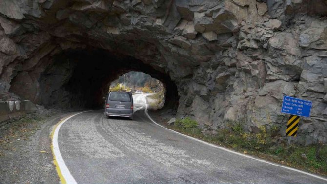 Çekiç Ve Murç Kullanılarak Beden Gücüyle Yapıldı, 135 Yıldır Hizmet Veriyor