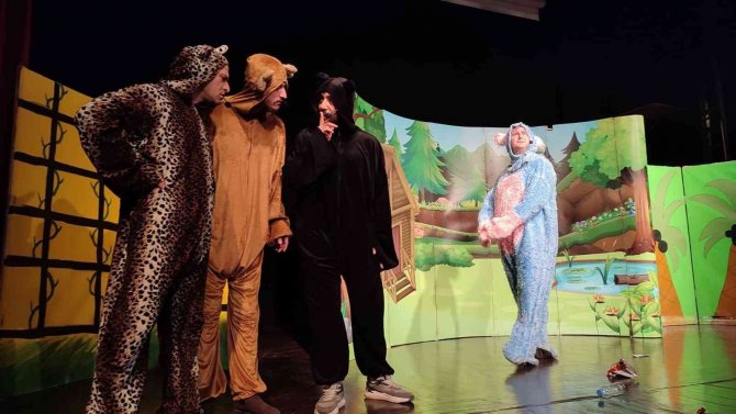 Çocuklar Çevrenin Önemini Tiyatro İle Öğrendi