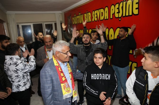 Taraftarlardan Başkan Güder’e Coşkulu Karşılama