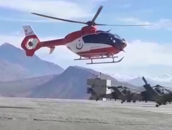 Sınırda Kalp Krizi Geçiren Yaşlı Adam İçin Ambulans Helikopter Havalandı