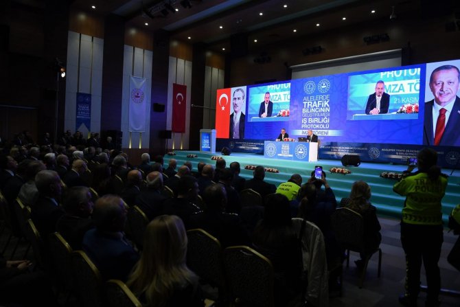 İ̇çişleri Bakanı Soylu: “Hedefimiz Trafik Kazalarındaki Ölüm Oranını 100 Binde 9,6’dan 5’e Düşürmektir”