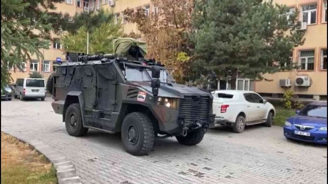 Muş’ta Yakalanan Pkk/kck’lı Terörist İle 2 İş Birlikçi Tutuklandı
