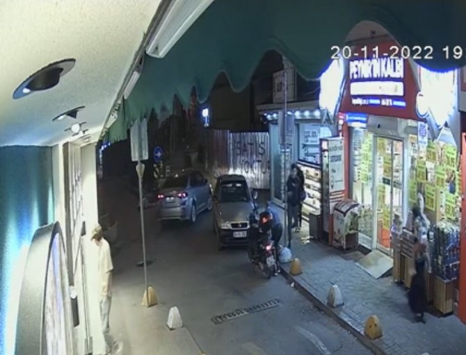İ̇stanbul’da Sokak Ortasında İntikam Cinayeti Kamerada: 10 Yıl Önce Birini Öldürmüş