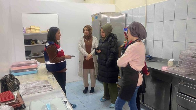 Jandarma’dan ‘Kades’ Ve ’Siber Zorbalık’ Eğitimi
