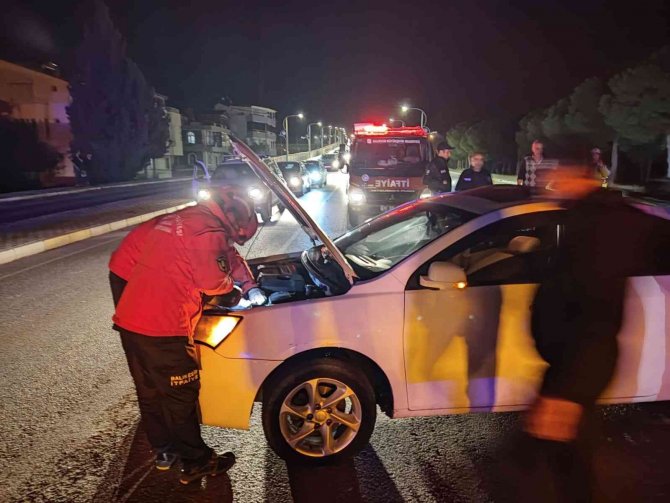 Burhaniye’de Tek Taraflı Kazada 4 Kişi Yaralandı