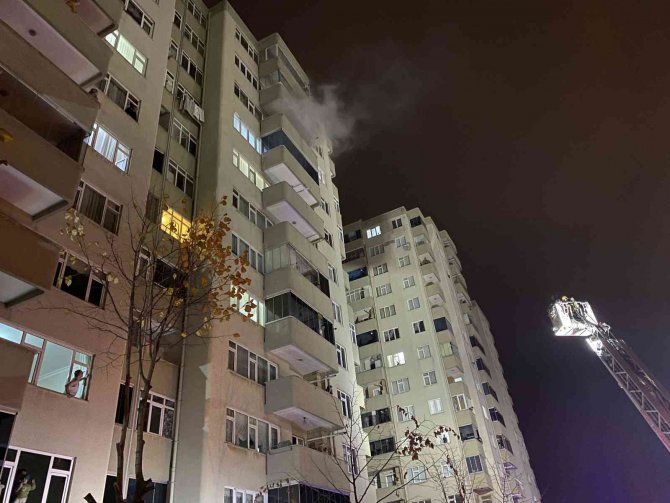 12 Katlı Binada Yangın Paniği