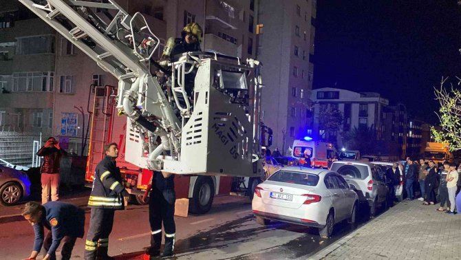 12 Katlı Binada Yangın Paniği