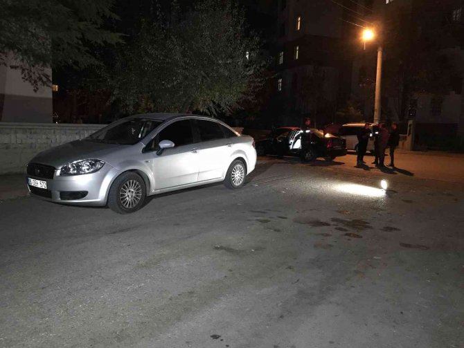 Önce Bıçakladı Sonra Bıçaklandı, O Anlar Kameraya Yansıdı