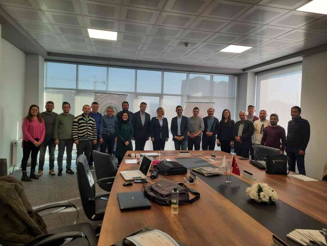 Mesleki Ve Teknik Lise Öğretmenlerinin Mobil Android Yazılım Eğitimleri Tamamlandı