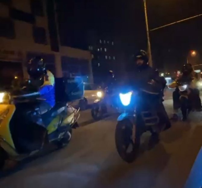 Moto Kuryeler Kaza Kurbanı Berker İçin Korna Çaldı