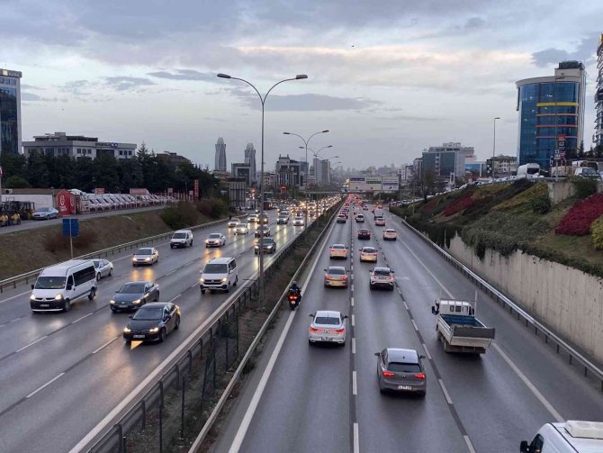 İ̇stanbul’da Ara Tatil Sonrası Trafik Yoğunluğu Oluştu