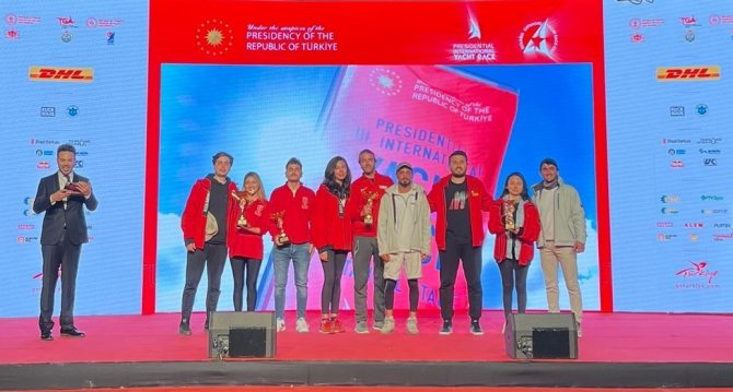 Yelkende 5 Kupa Birden Kazandılar