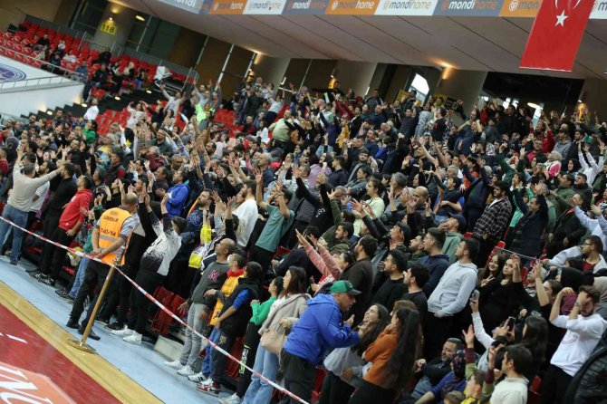 Başkan Palancıoğlu, Basket Takımını Tebrik Etti