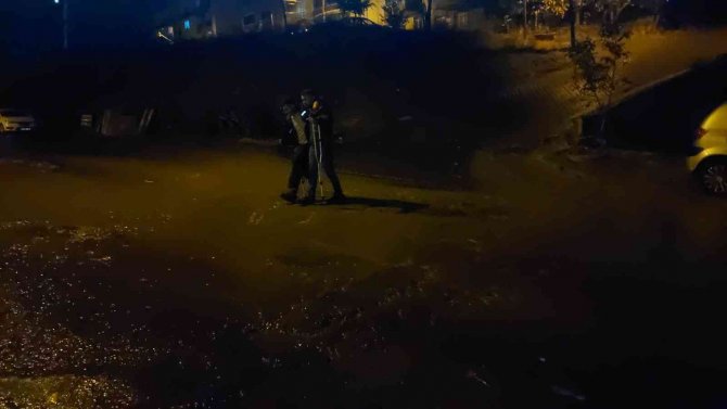 Tekirdağ’da Sağanak Sokakları Dereye Çevirdi