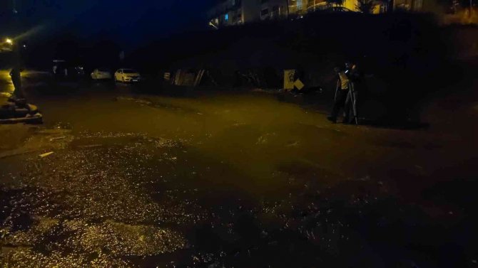 Tekirdağ’da Sağanak Sokakları Dereye Çevirdi