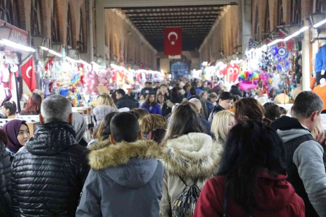 Bulgarlar, Edirne’de Doyasıya Alışverişin Tadını Çıkardı