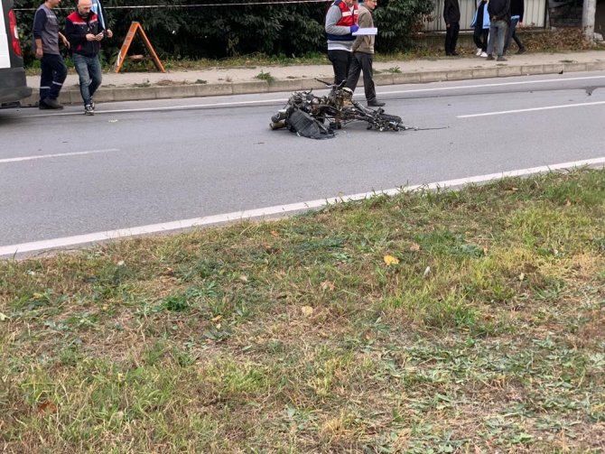 3 Araç Birbirine Girdi: 1 Ölü, 4 Yaralı