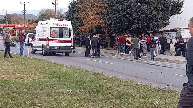 3 Araç Birbirine Girdi: 1 Ölü, 4 Yaralı