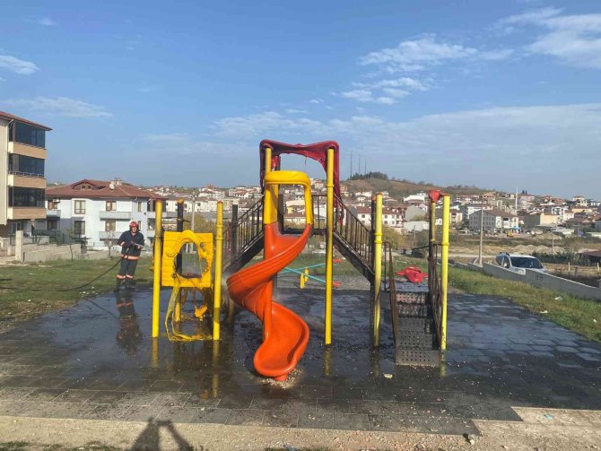 Çocuk Parkında Korkutan Patlama