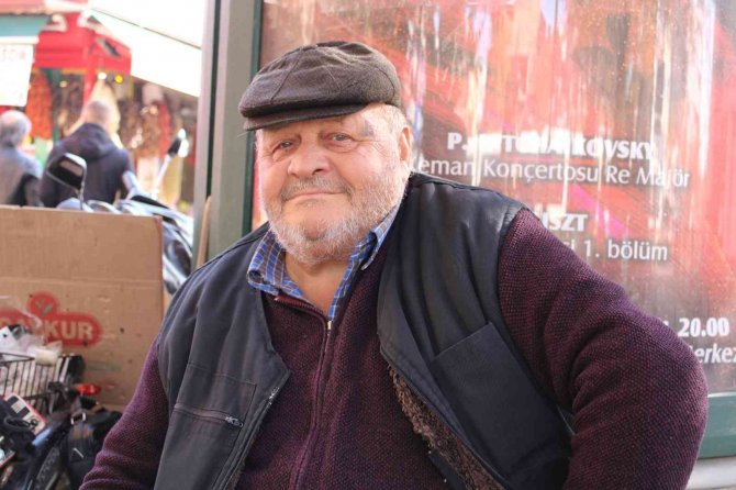 Son 30 Yıldır Aynı Tezgâhta Nasibini Bekliyor