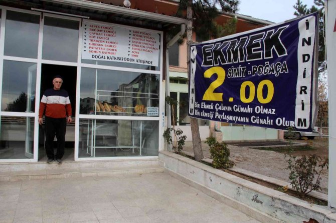 Tehditlere Rağmen Türkiye’nin En Ucuz Ekmeğini Satıyor